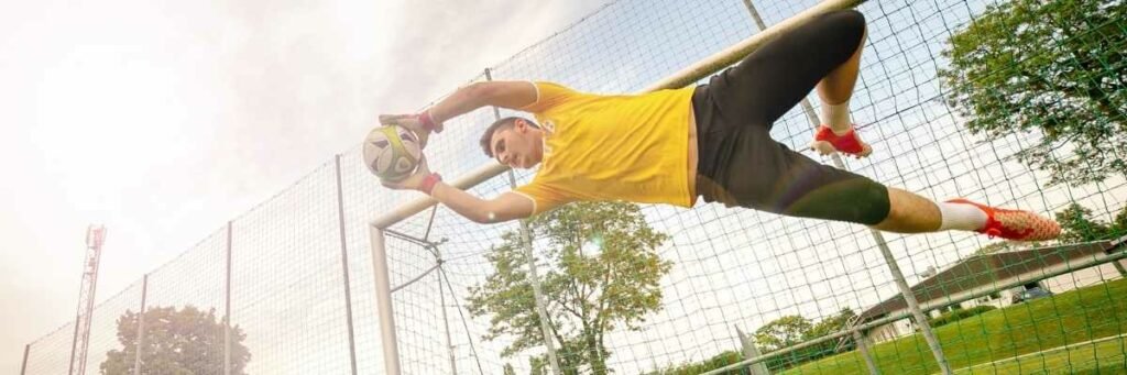 latex w rękawicach bramkarskich